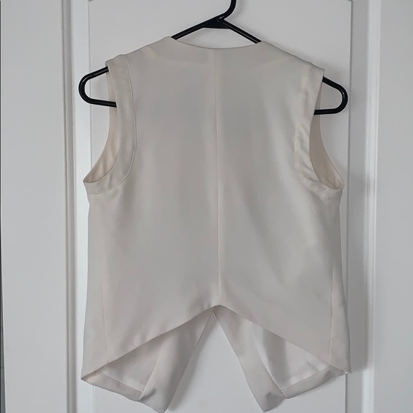 Blazer - Picture 2 of 4